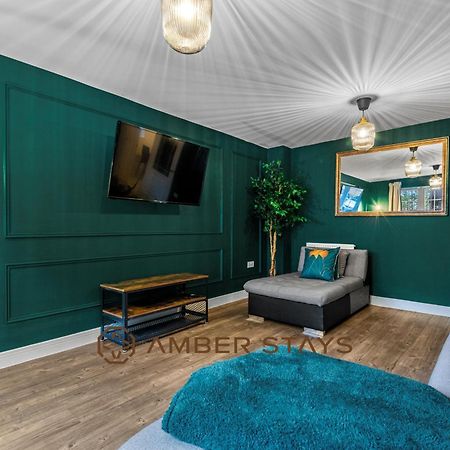 Spacious 5 Bed House In Reading By Amber Stays, Perfect For Business & Contractors, Sleeps 12! Екстериор снимка
