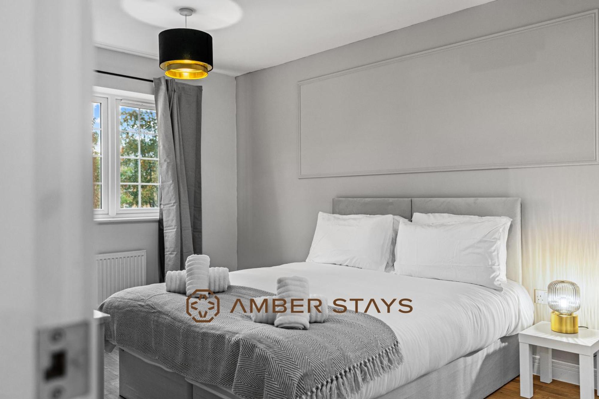Spacious 5 Bed House In Reading By Amber Stays, Perfect For Business & Contractors, Sleeps 12! Екстериор снимка