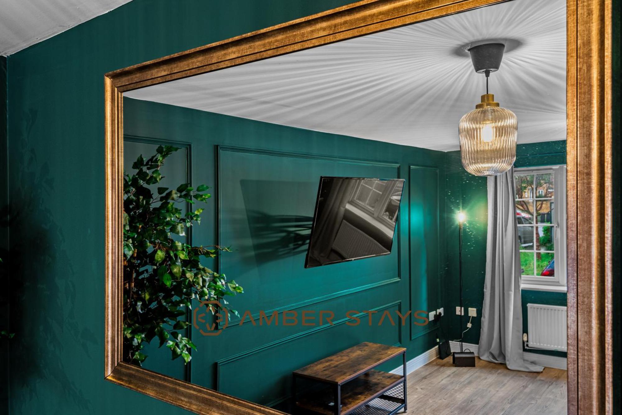 Spacious 5 Bed House In Reading By Amber Stays, Perfect For Business & Contractors, Sleeps 12! Екстериор снимка
