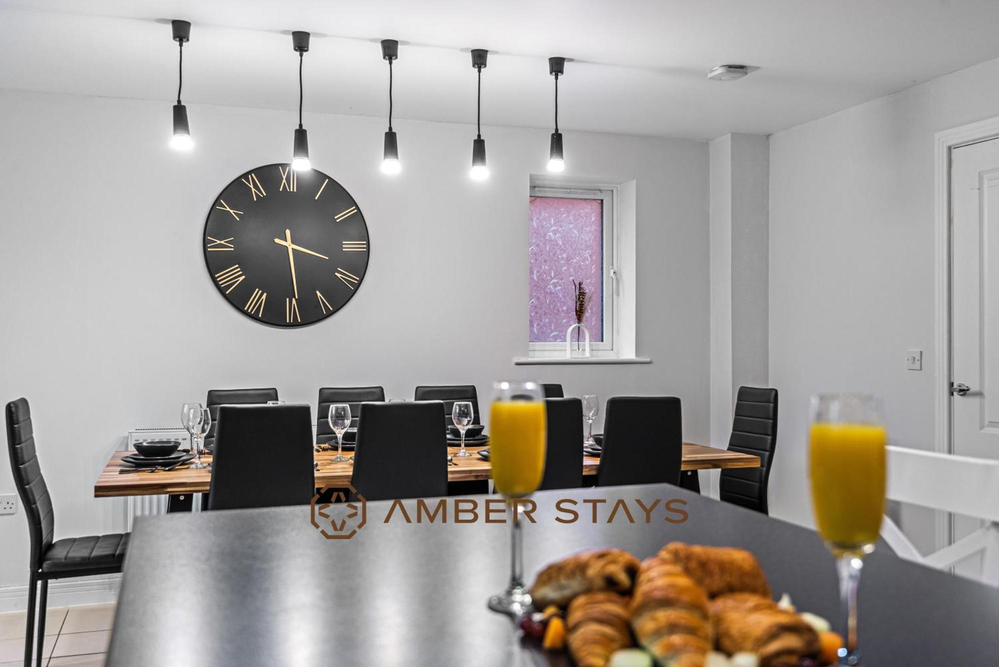 Spacious 5 Bed House In Reading By Amber Stays, Perfect For Business & Contractors, Sleeps 12! Екстериор снимка