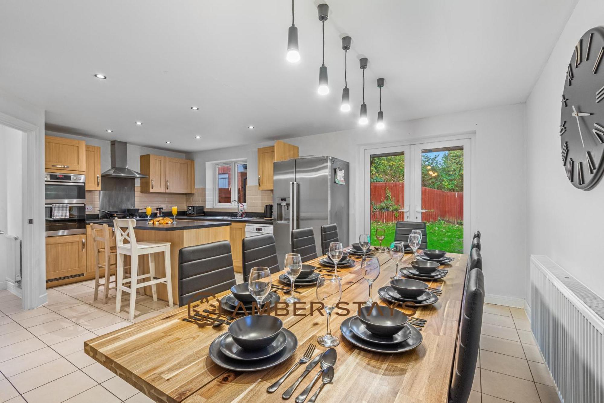 Spacious 5 Bed House In Reading By Amber Stays, Perfect For Business & Contractors, Sleeps 12! Екстериор снимка