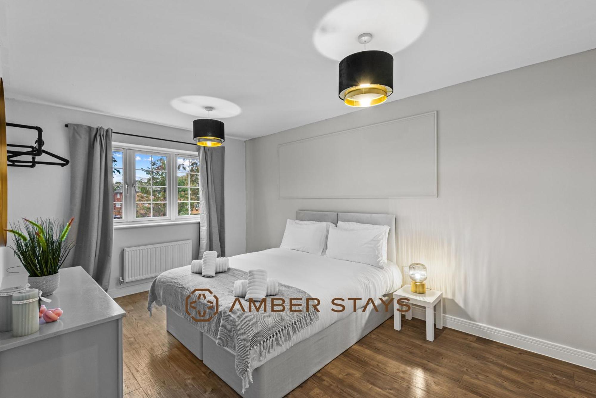Spacious 5 Bed House In Reading By Amber Stays, Perfect For Business & Contractors, Sleeps 12! Екстериор снимка