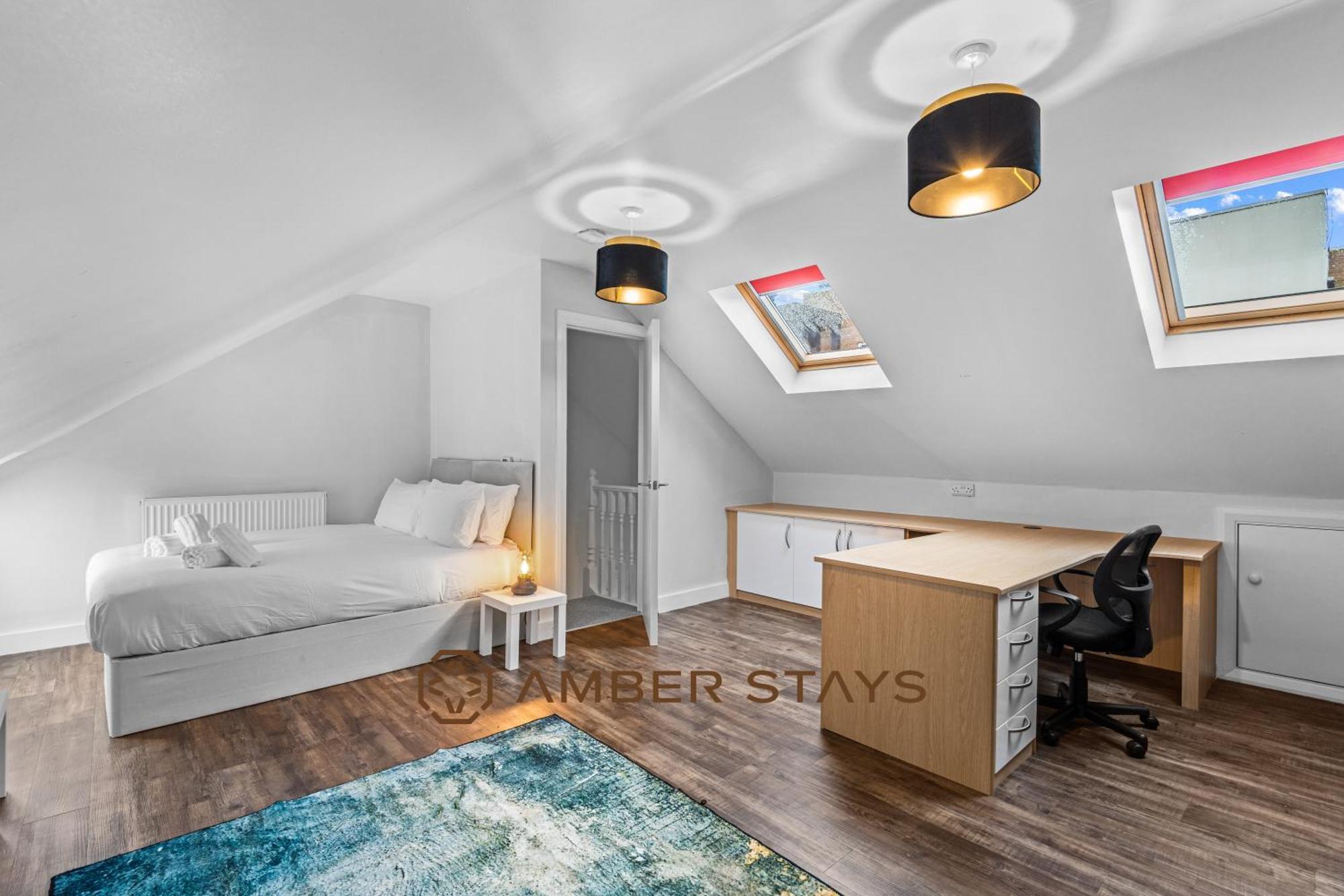 Spacious 5 Bed House In Reading By Amber Stays, Perfect For Business & Contractors, Sleeps 12! Екстериор снимка