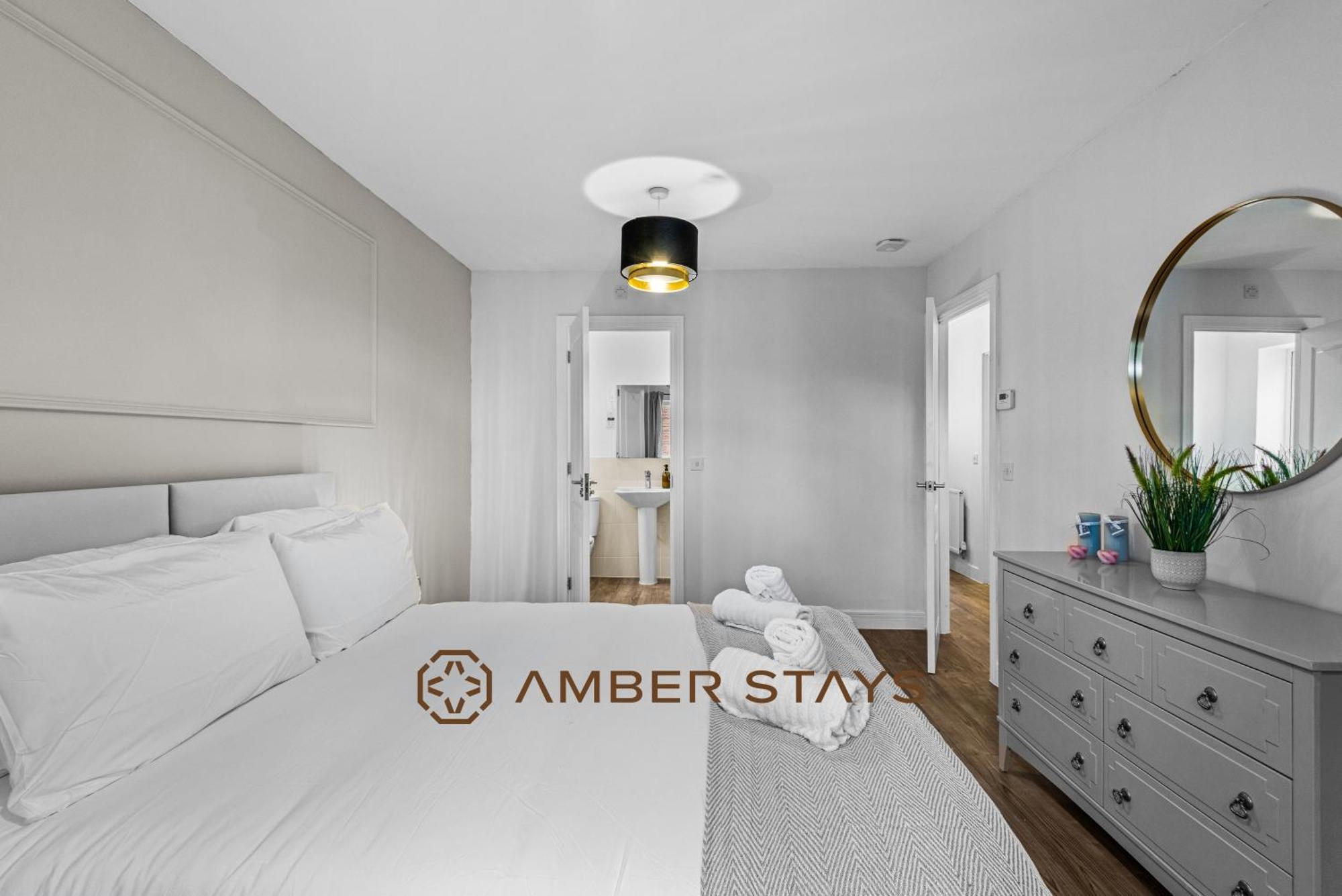 Spacious 5 Bed House In Reading By Amber Stays, Perfect For Business & Contractors, Sleeps 12! Екстериор снимка