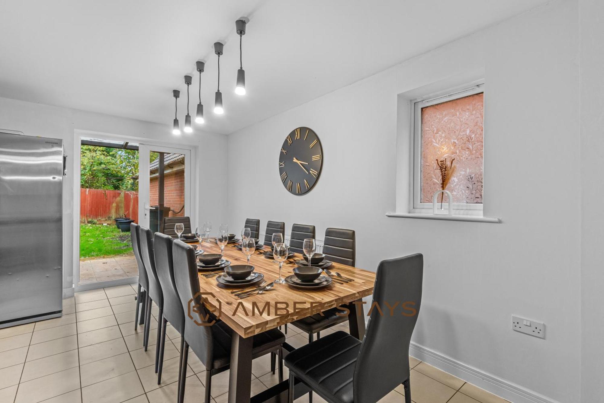 Spacious 5 Bed House In Reading By Amber Stays, Perfect For Business & Contractors, Sleeps 12! Екстериор снимка