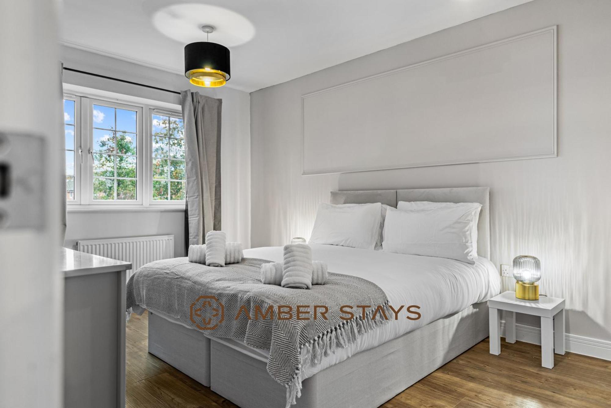 Spacious 5 Bed House In Reading By Amber Stays, Perfect For Business & Contractors, Sleeps 12! Екстериор снимка