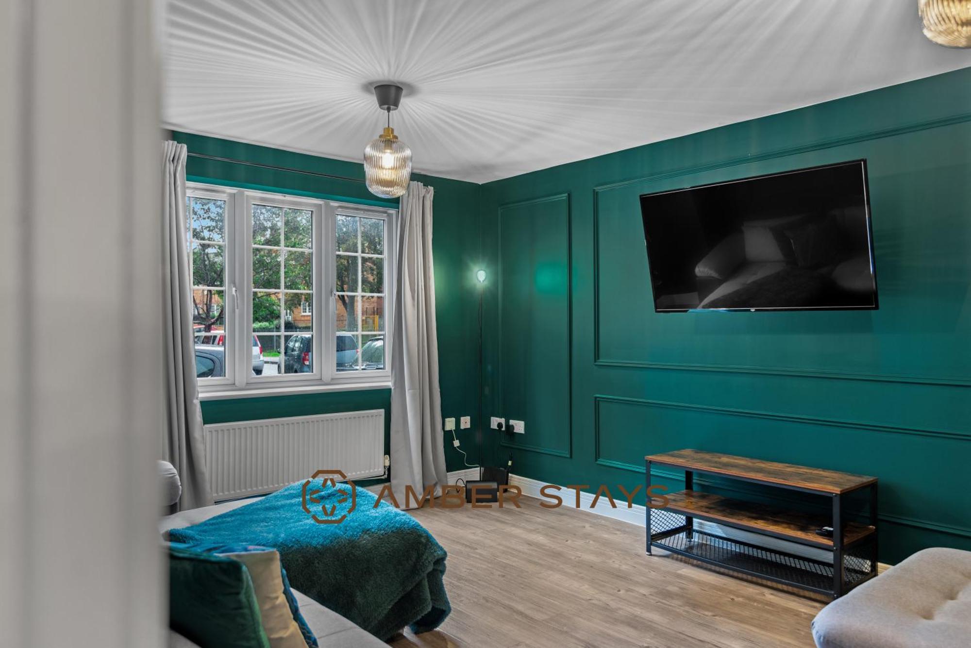 Spacious 5 Bed House In Reading By Amber Stays, Perfect For Business & Contractors, Sleeps 12! Екстериор снимка